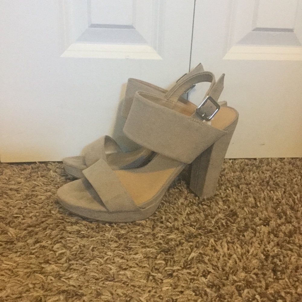 Nude block heels - Picture 4 of 8